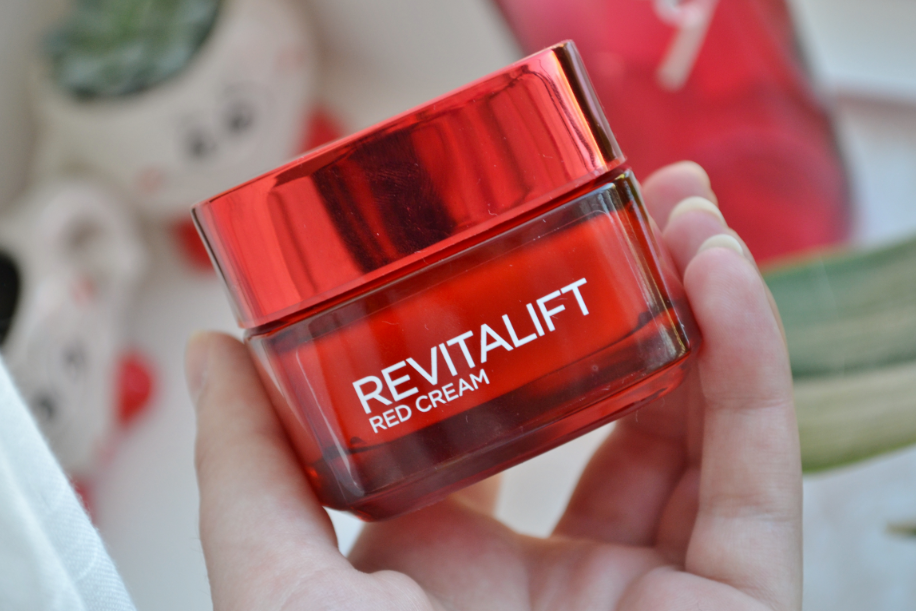 L’Oréal Revitalift Red Cream 1