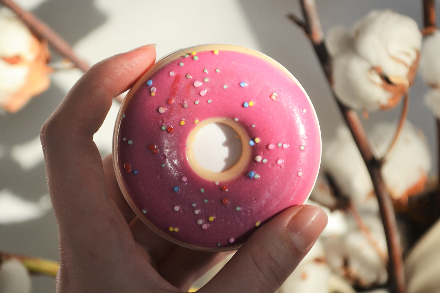 makeup revolution raspberry icing 1