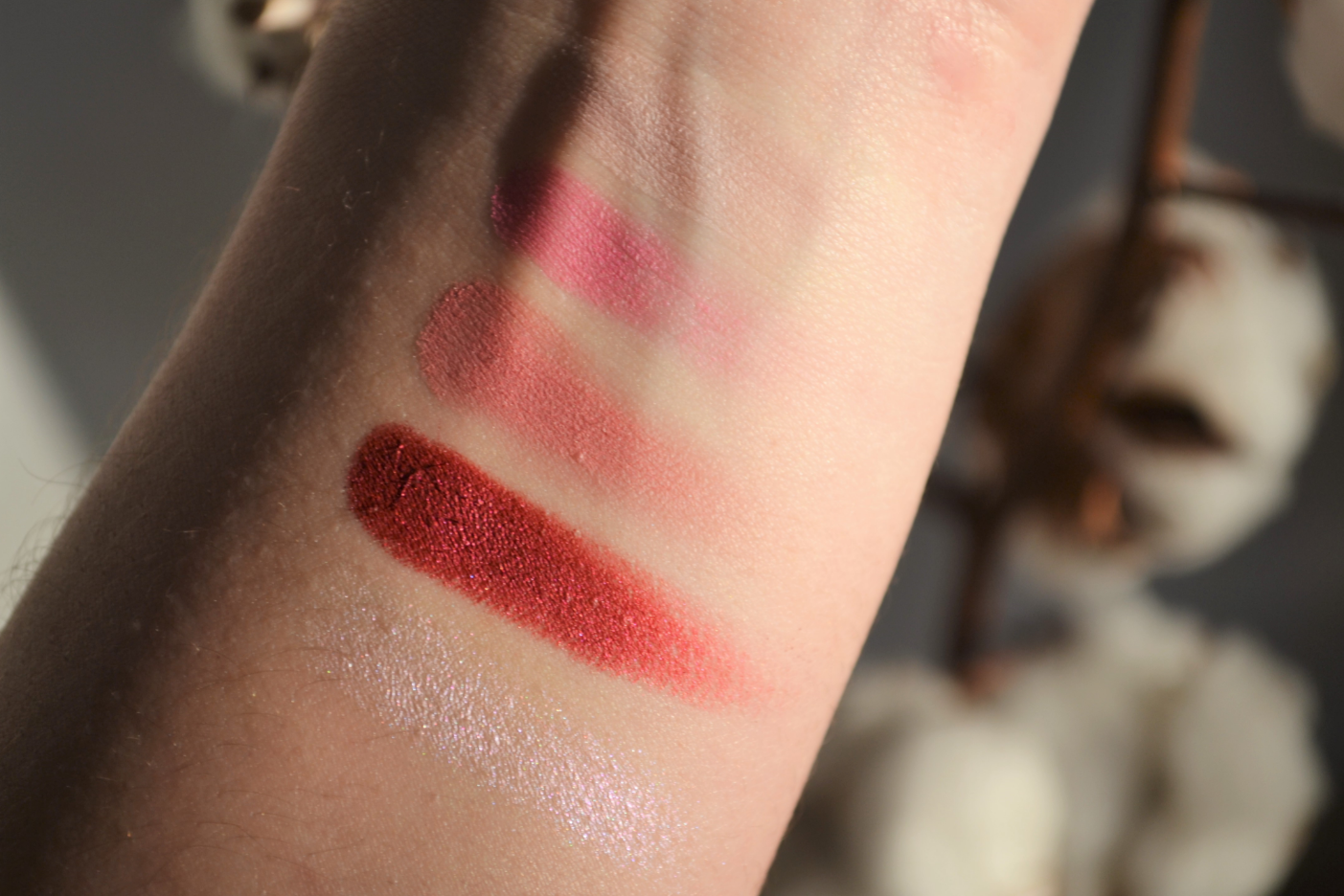 makeup revolution raspberry icing 3